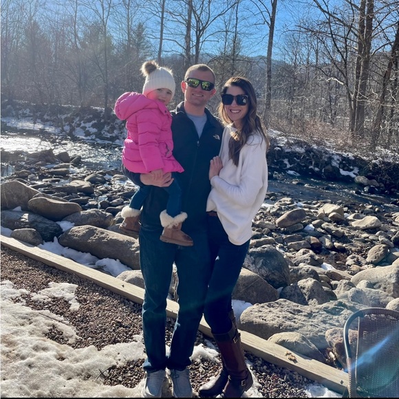 Meet your Posher, Taylor - Picture 2 of 2